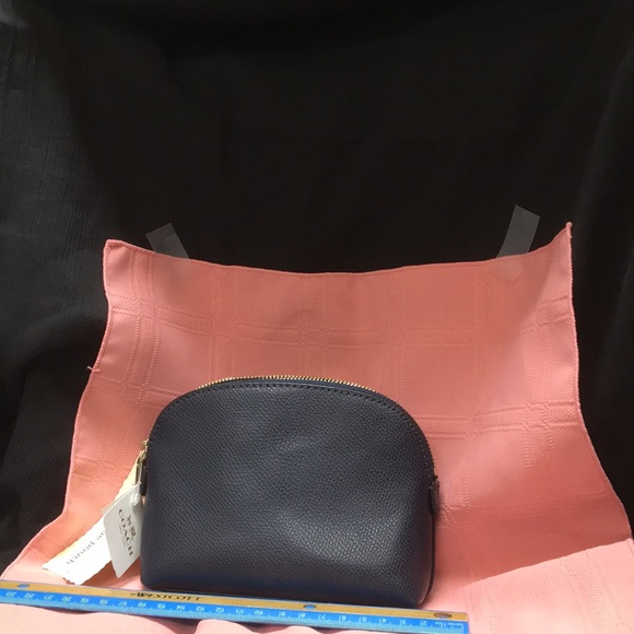 Coach Cosmetic case - Picture 3 of 3